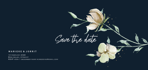 Romantische save the date kaart met grote witte bloemen