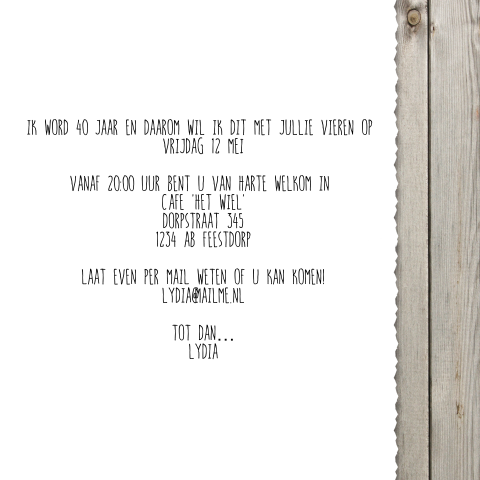 Unieke uitnodigingskaart met hout design en hart label